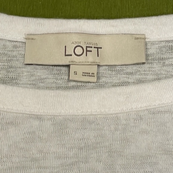 Ann Taylor Loft, long sleeve, light weight top - Picture 2 of 2